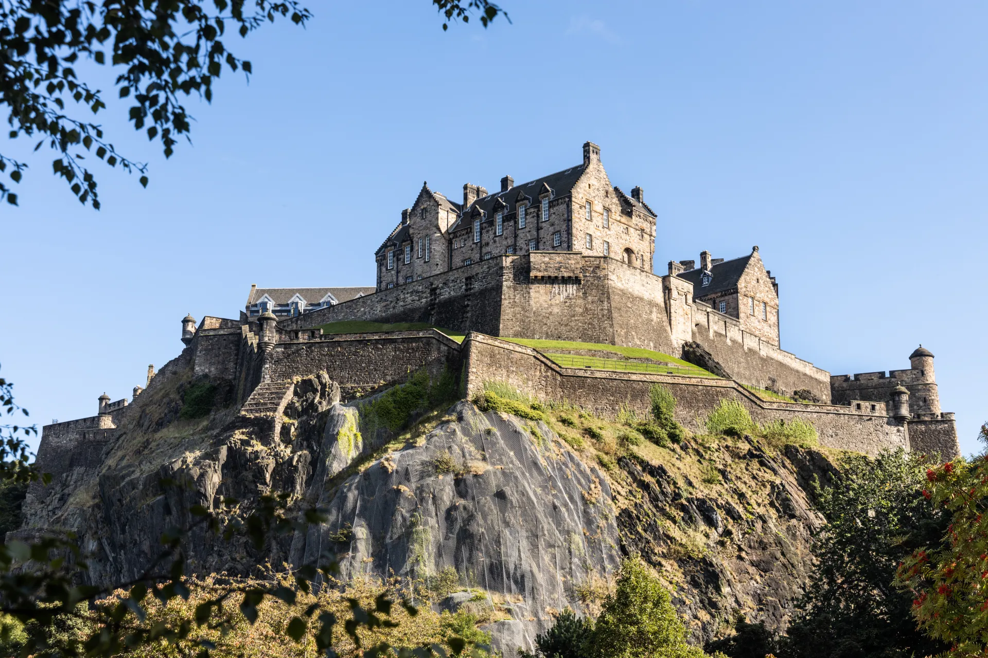 edinburgh-castle-is-a-historic-castle-in-edinburgh-2026-03-20-01-01-28-utc.jpg (1).jpeg