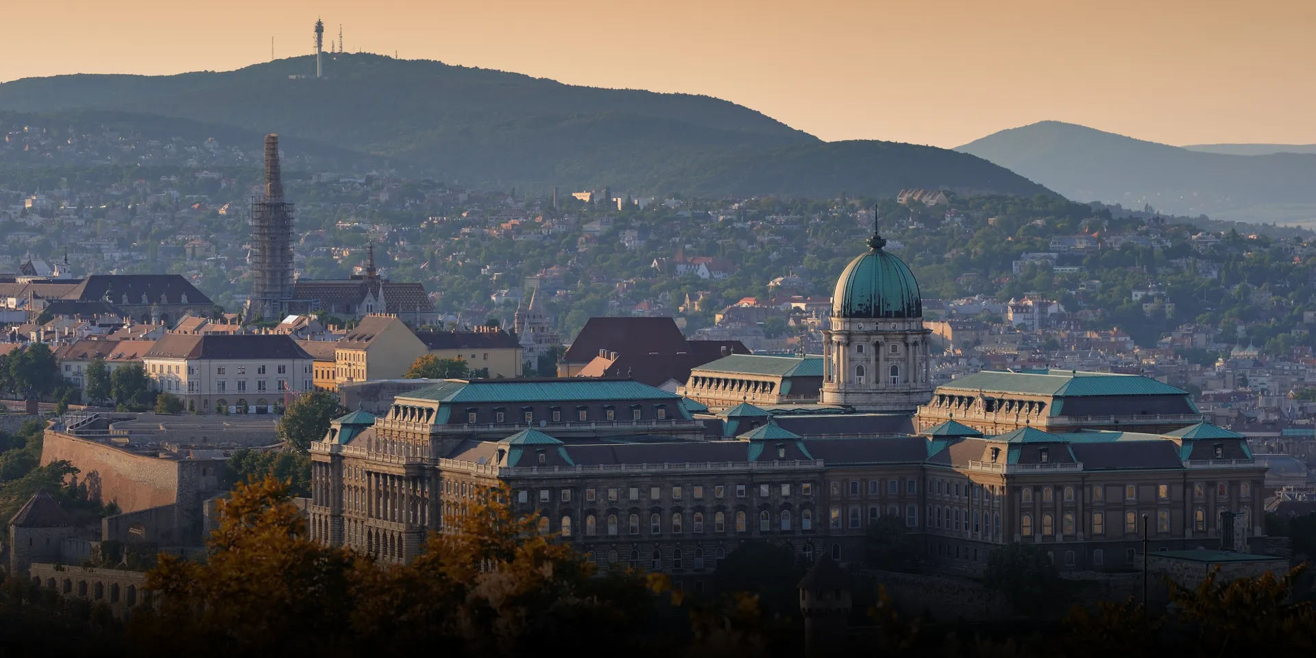 İstanbul Çıkışlı Ajet ile Viva Orta Avrupa Hallstatt 5 Ulke Turu PRG-BUD